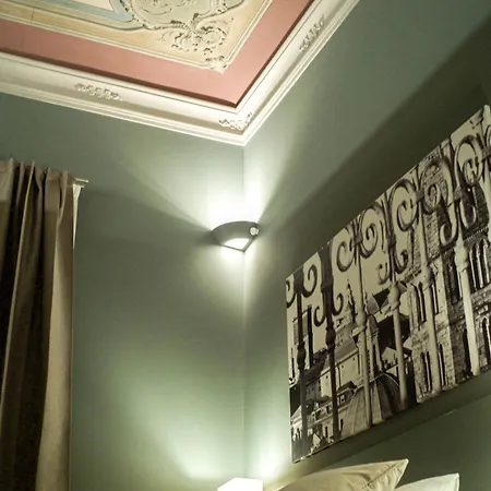 Apartment Piazzacorvettouno Pieno Centro Genoa