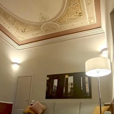 Apartment Piazzacorvettouno Pieno Centro