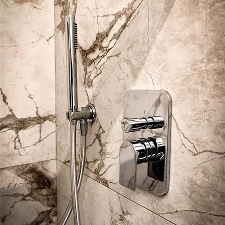 Piazzacorvettouno Luxuryapartment 70 Mq Pieno Centro דירה *