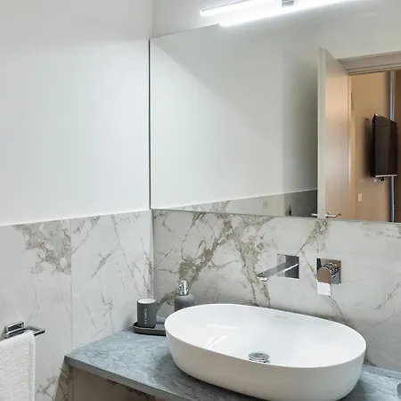 Piazzacorvettouno Luxuryapartment 70 Mq Pieno Centro דירה ג'נובה